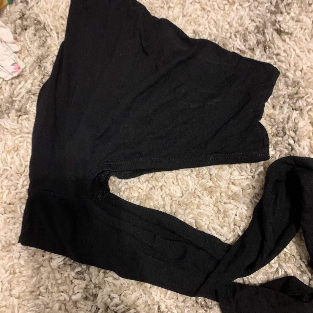 Black tie shirt cropped